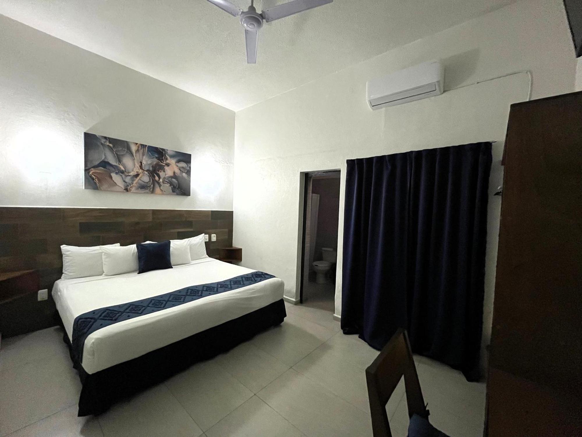 Hotel Juarez 70 Колима Экстерьер фото