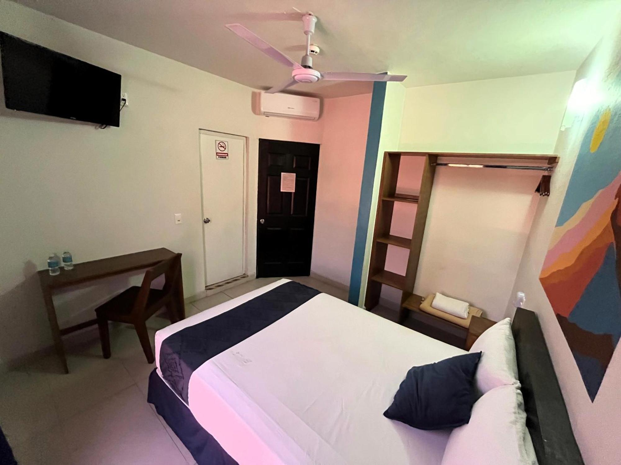 Hotel Juarez 70 Колима Экстерьер фото