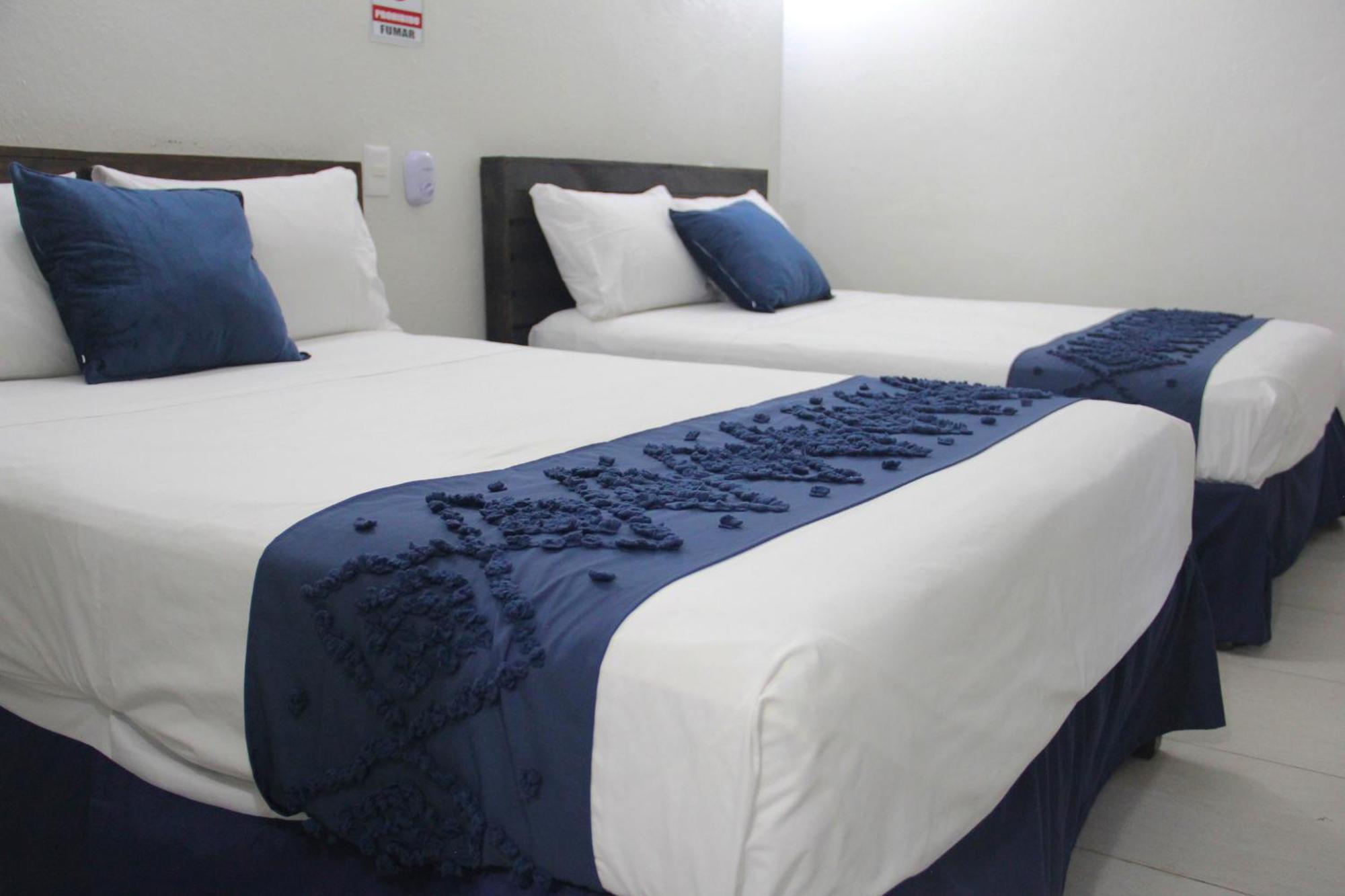 Hotel Juarez 70 Колима Номер фото